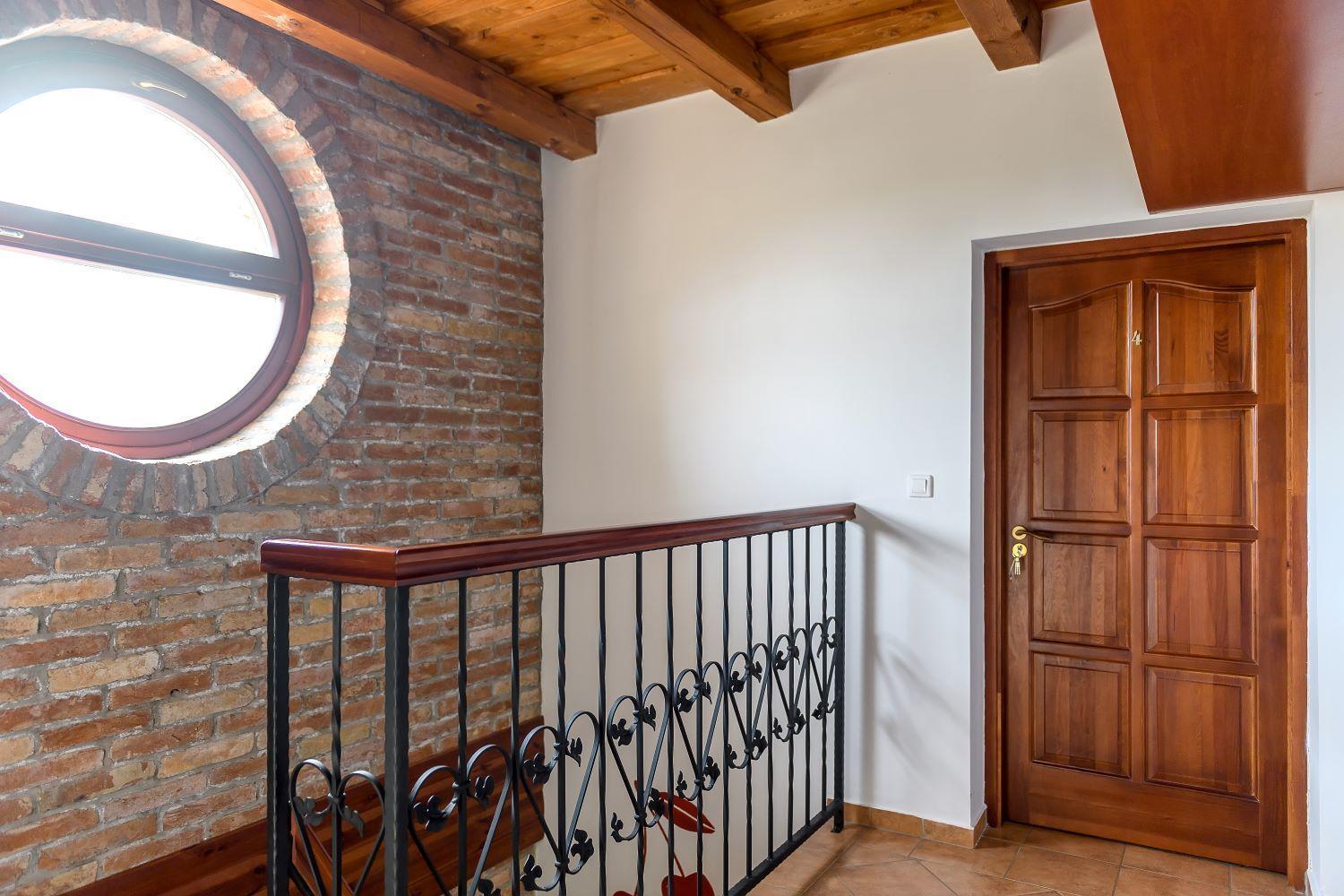 Cherry Apartmanhaz Sarvar Exterior photo