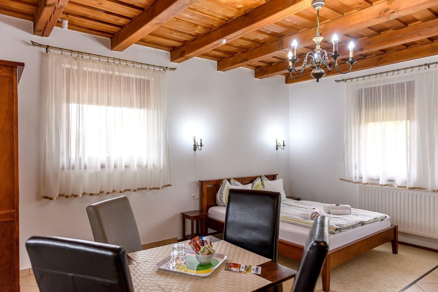 Cherry Apartmanhaz Sarvar Exterior photo