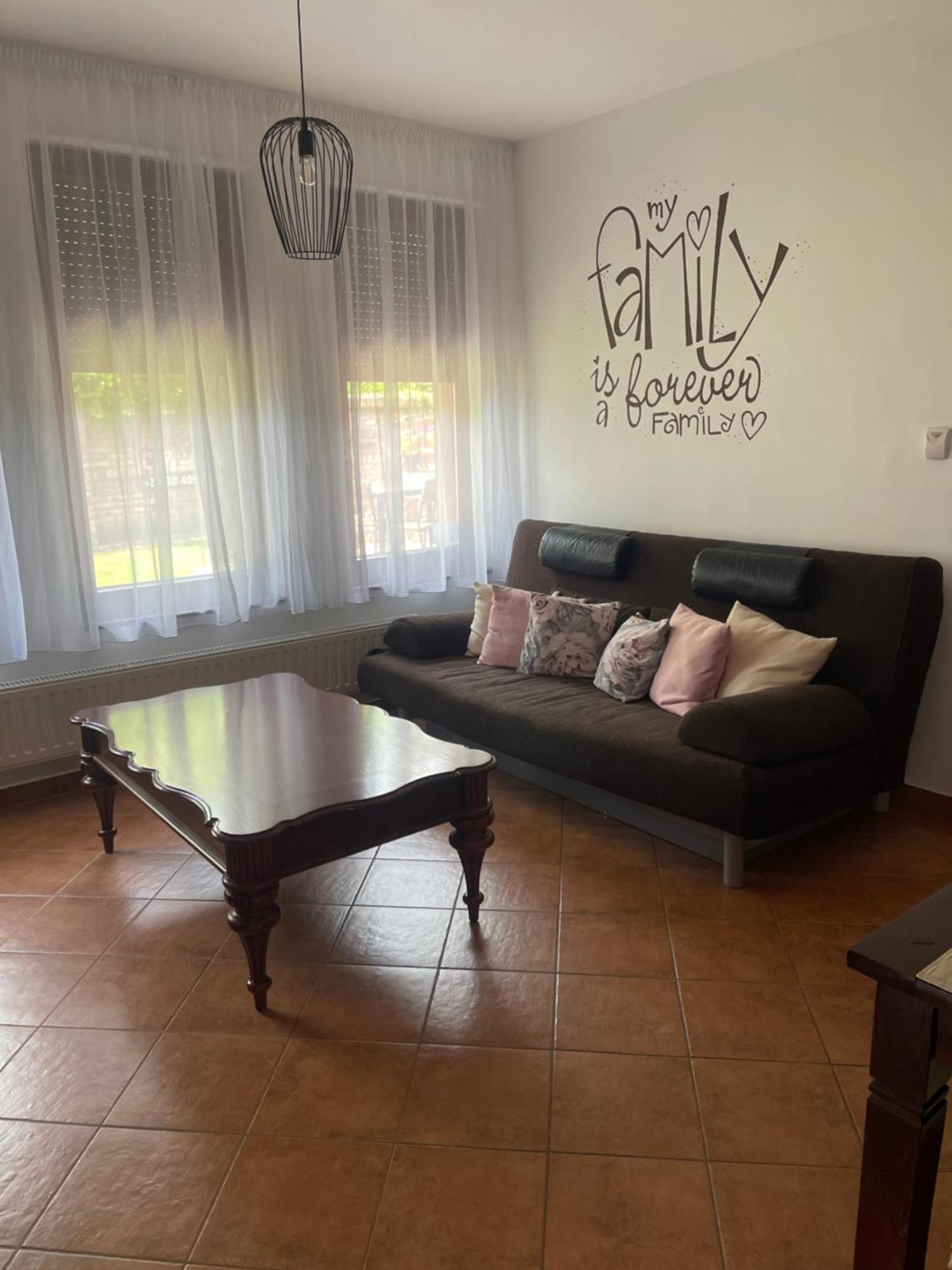 Cherry Apartmanhaz Sarvar Exterior photo